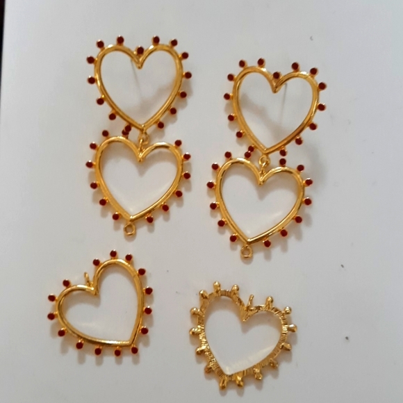 Heart Statement Earrings - Picture 3 of 6